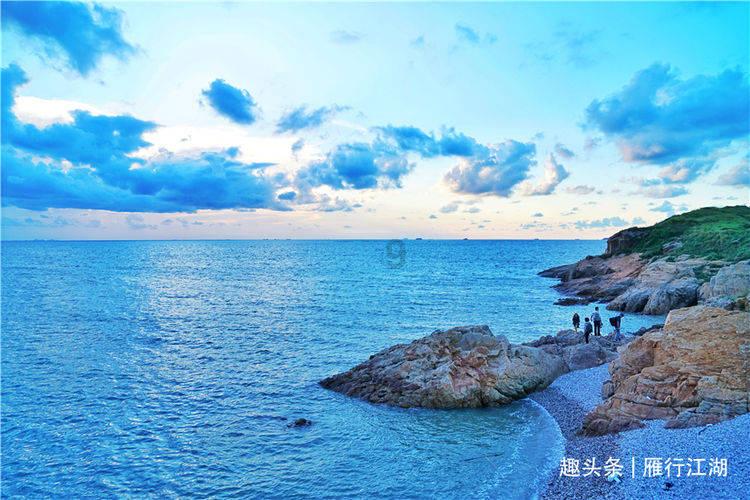 大臣眼看被处死，突然大呼：我有免死铁券！皇帝：背面还有7个字